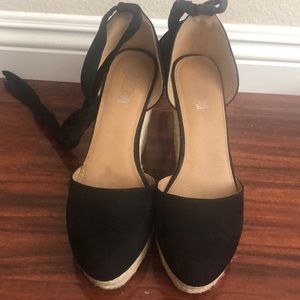 Brash Lace-UP Wedges